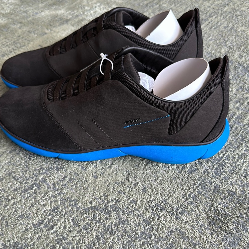 Geox Brown Sneakers with Elastic Lacing and Suede Finish